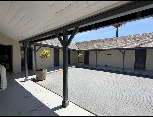 669M² OFFICE TO LET IN PAARDEVLEI
